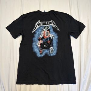 Metallica shirt small